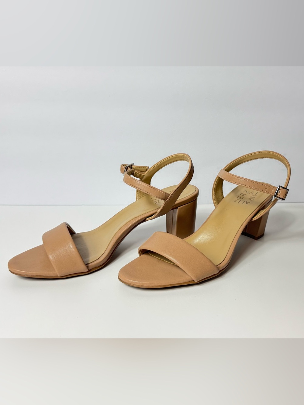 Naturalizer Bristol Nude Block Heel Sandals Like New SIZE 8
